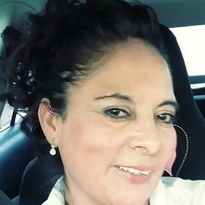 Meet your Posher, Leonor